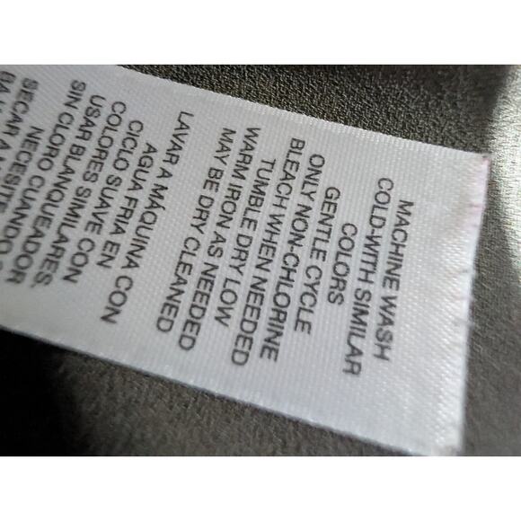 Chico's Size 3 XL Tunic Asymmetrical Hem Roll tab Sleeve 1/4 Button Shirt Modern - Picture 14 of 16